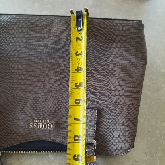 Guess Lyndi Shoulder Handbag Croc Embossed Animal Print Brown Black Med. Size - Picture 11 of 17